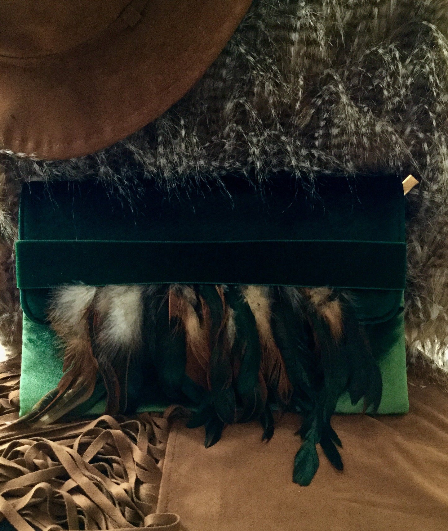 POCHETTE VELOURS AVEC CHAÎNETTE